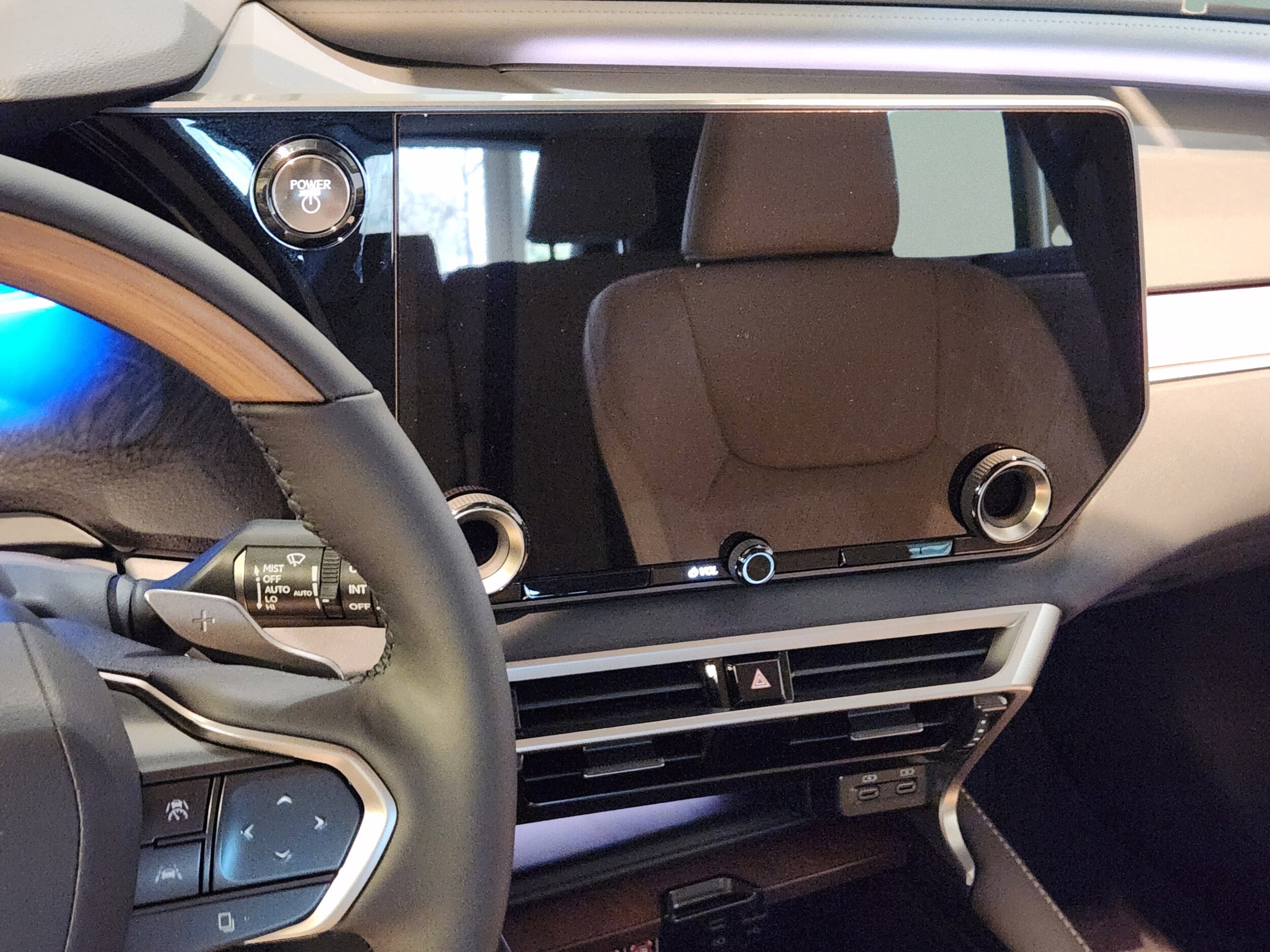 2026 Lexus RX 450h+ Luxury - Photo 10