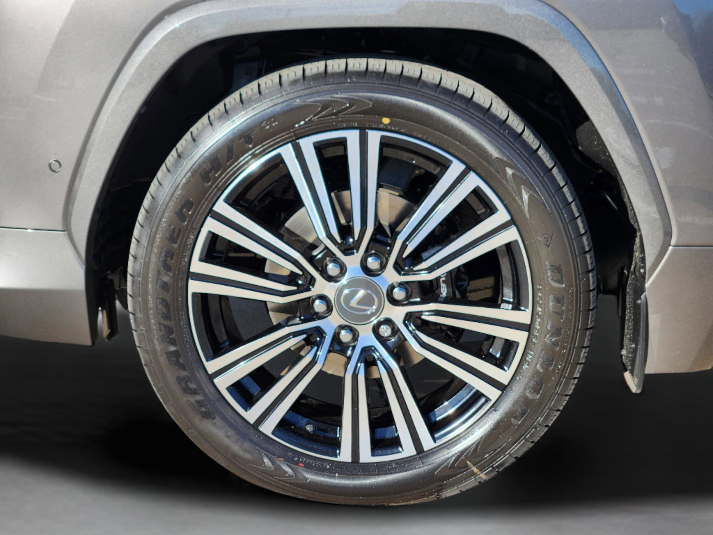 2026 Lexus LX 700h Luxury - Photo 24