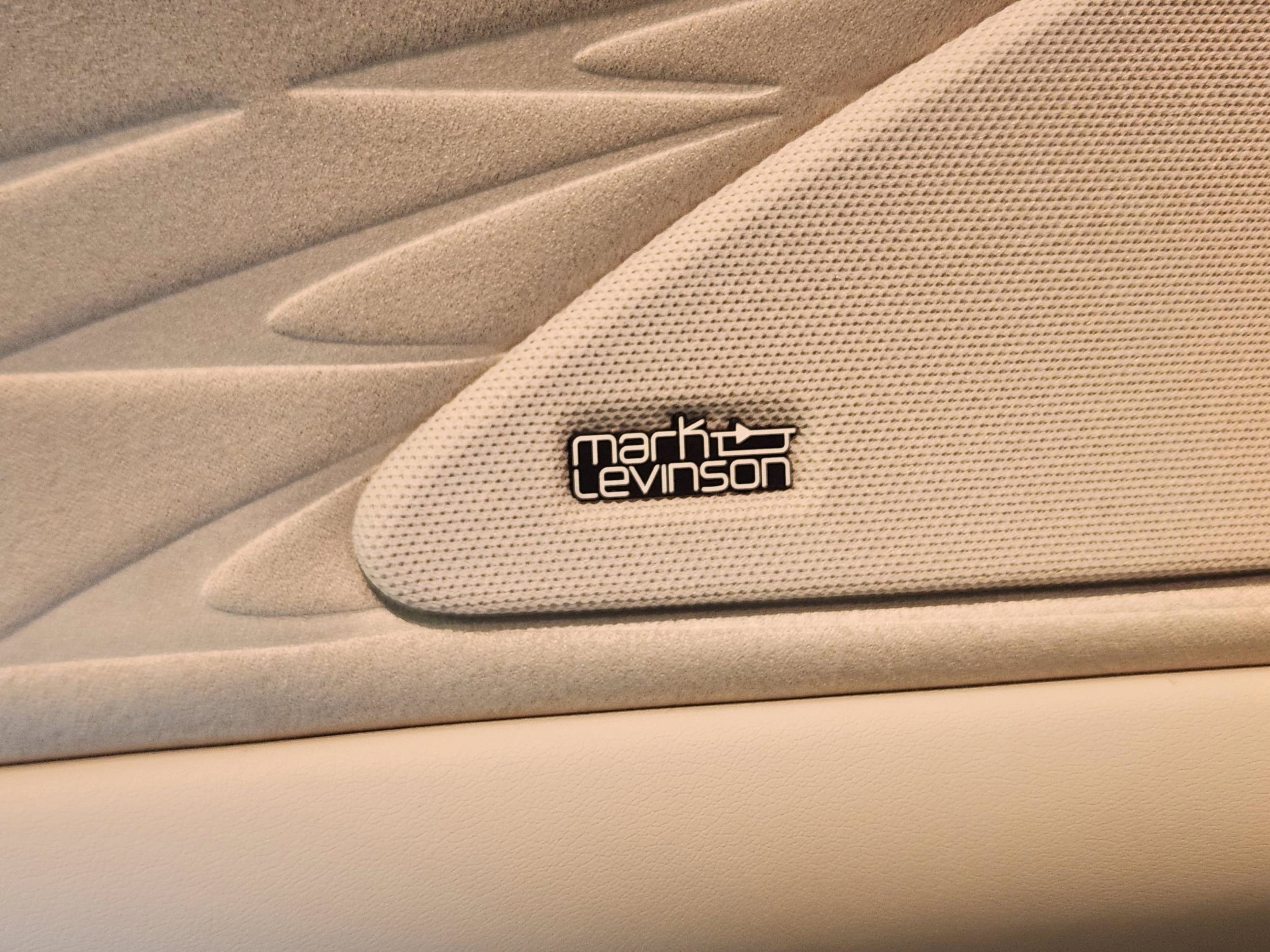 2026 Lexus RX 450h+ Luxury - Photo 15
