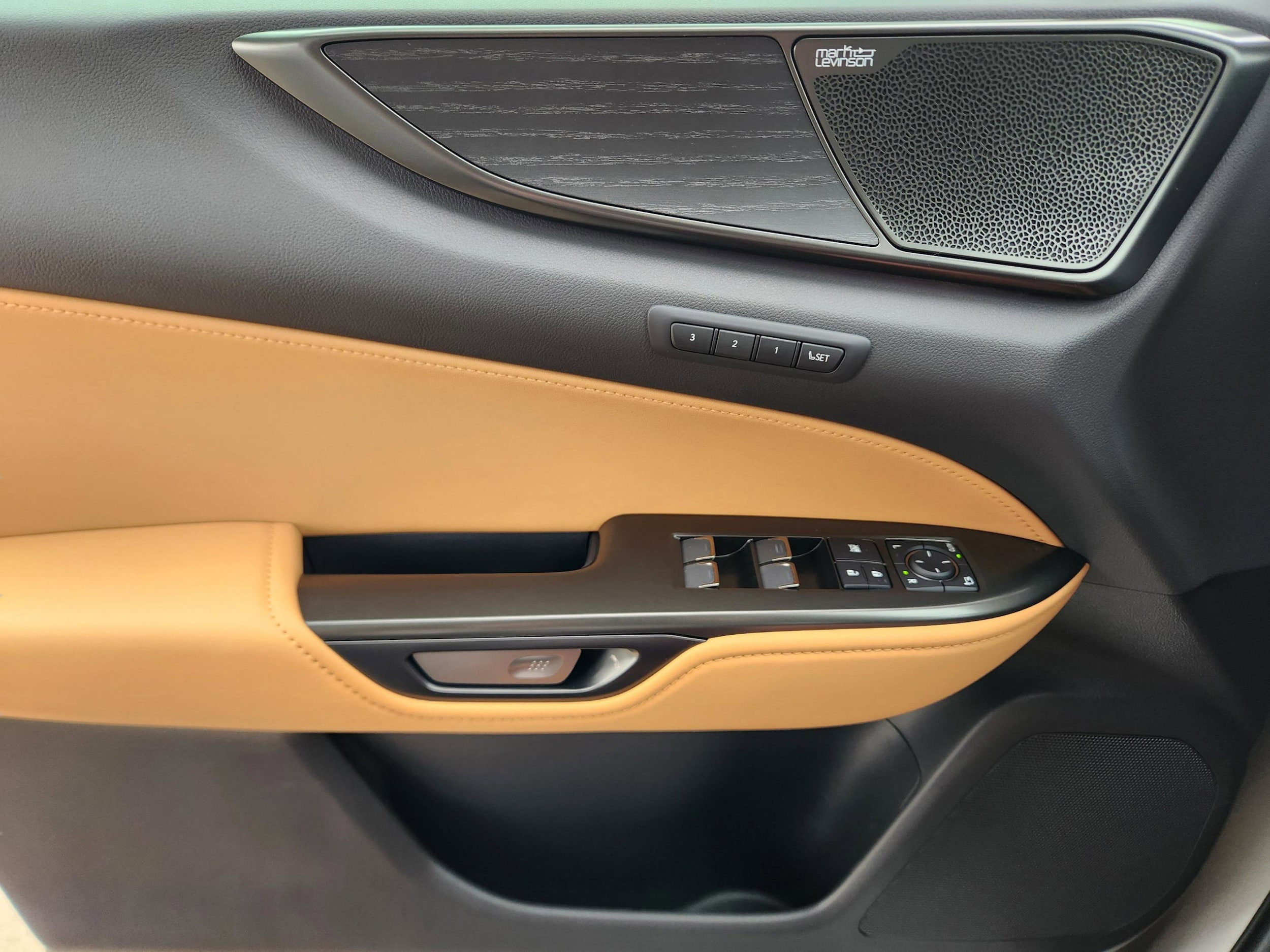 2026 Lexus NX 450h+ Luxury - Photo 14