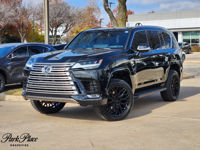2025 Lexus LX Luxury's photo