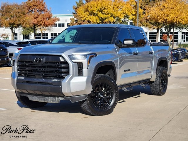 2023 Toyota Tundra SR5's photo