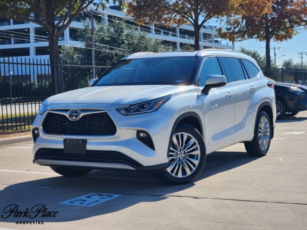 Used 2025 Toyota Highlander Hybrid Platinum SUV