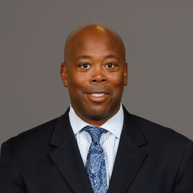 Staff member Elliott Mccray from ID_1083db