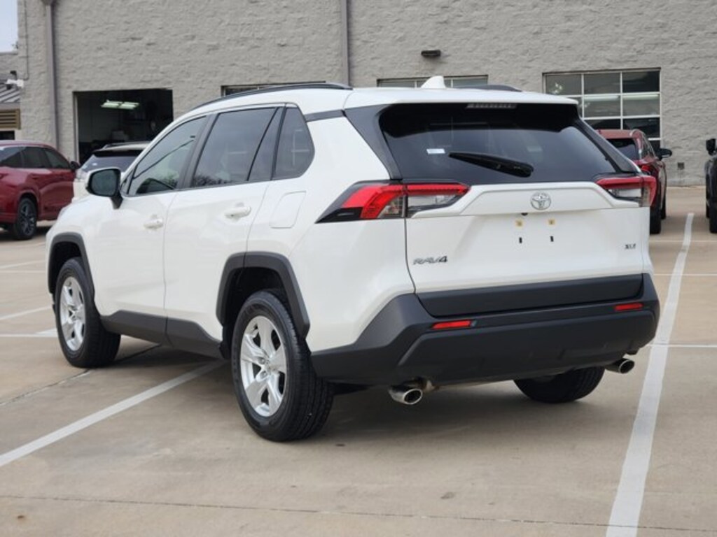 Used 2020 Toyota RAV4 XLE SUV