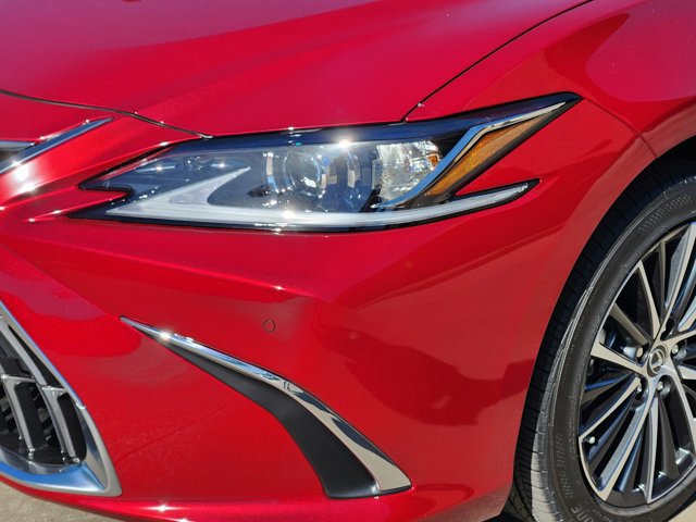 2025 Lexus ES 350 - Photo 6