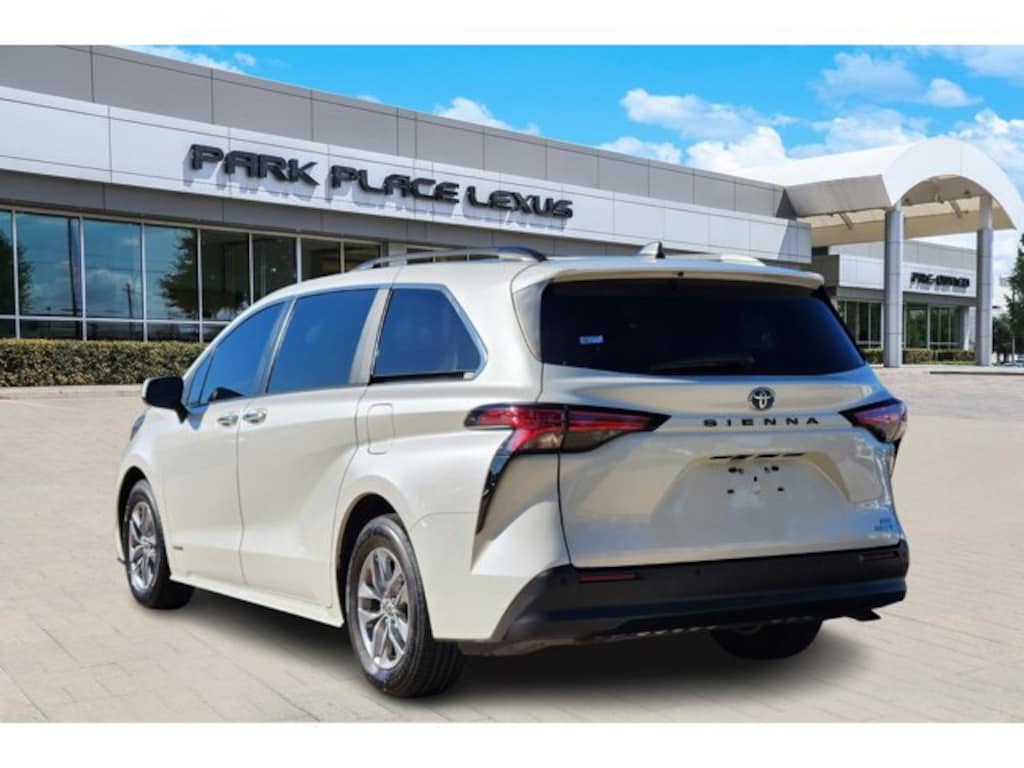 Used 2021 Toyota Sienna XLE Van