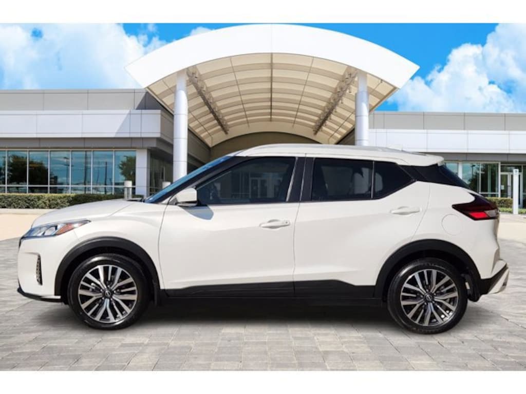 Used 2022 Nissan Kicks SV SUV