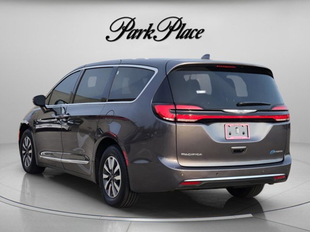 Used 2022 Chrysler Pacifica Hybrid Limited Van Passenger Van