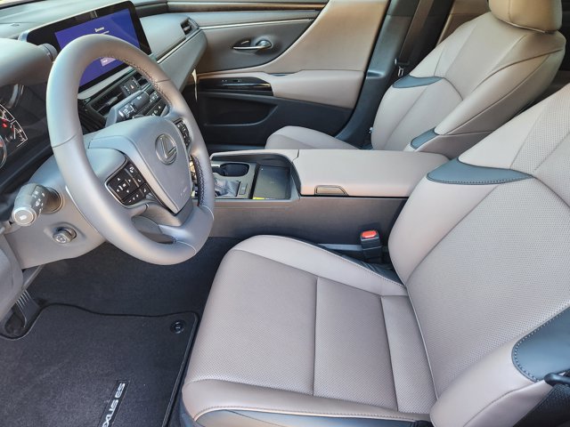 2025 Lexus ES 350 - Photo 10