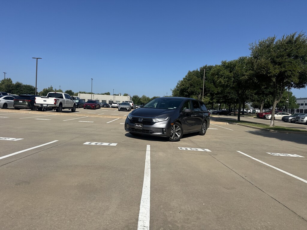 Used 2021 Honda Odyssey Touring Van