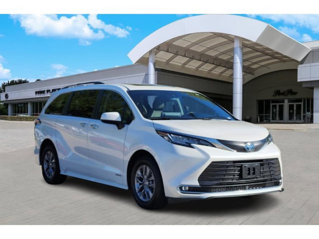 Used 2021 Toyota Sienna XLE Van