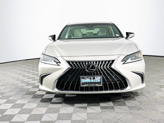 2025 Lexus ES 300h Base photo 2