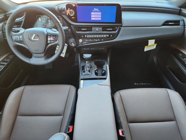 2025 Lexus ES 350 - Photo 20