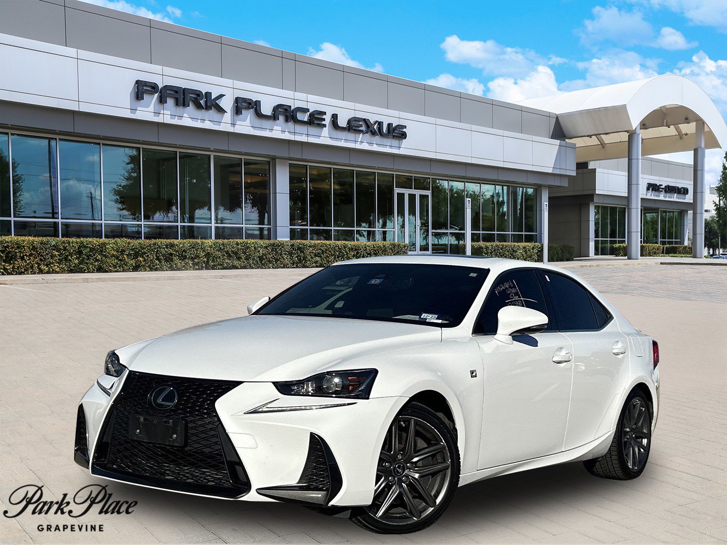 2017 Lexus IS 350's photo