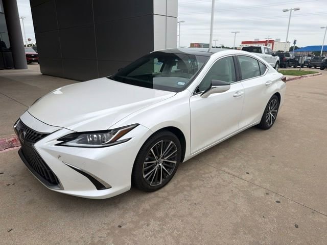 2022 Lexus ES 350 350's photo