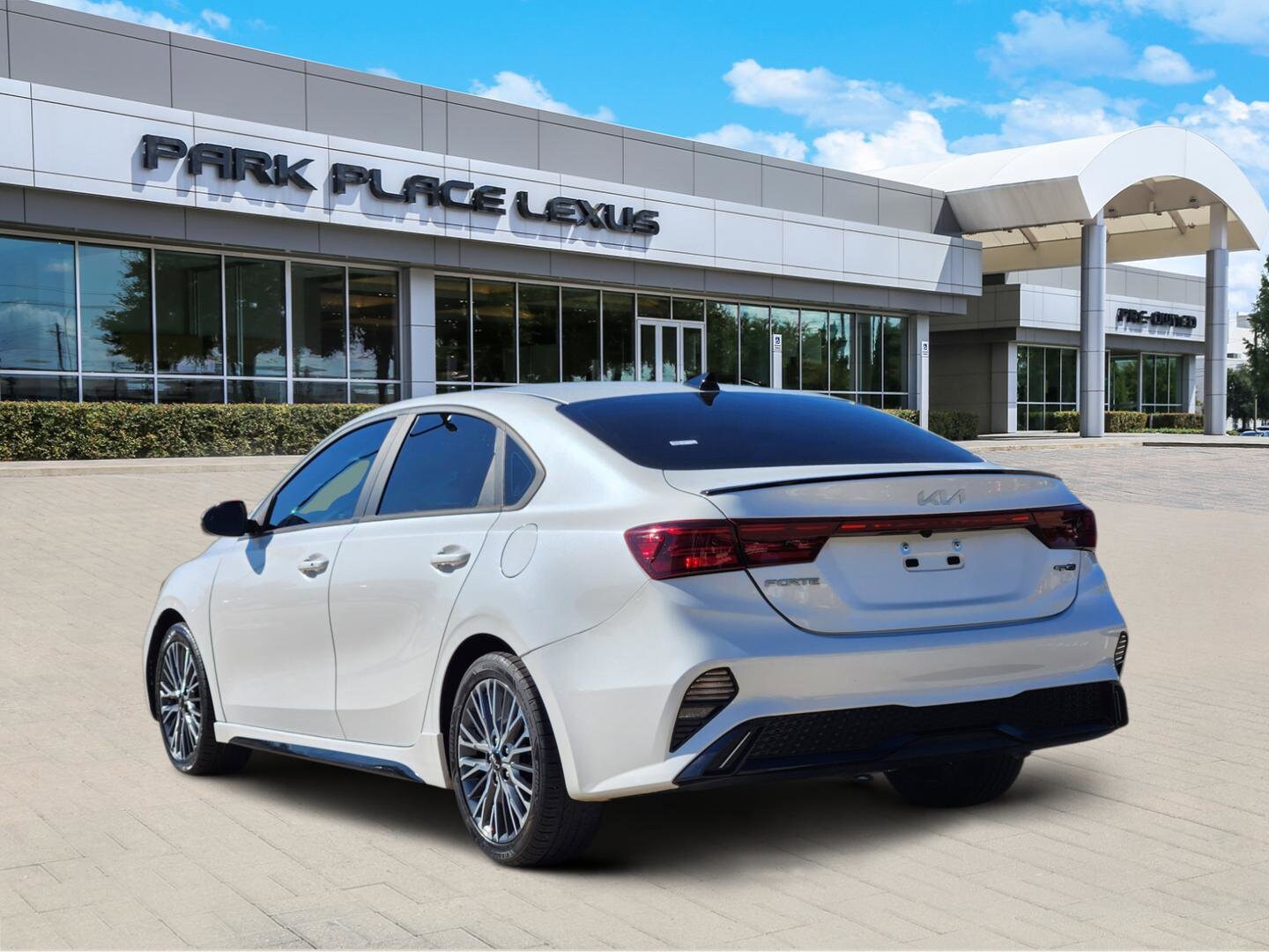 2022 Kia Forte GT-Line photo 4