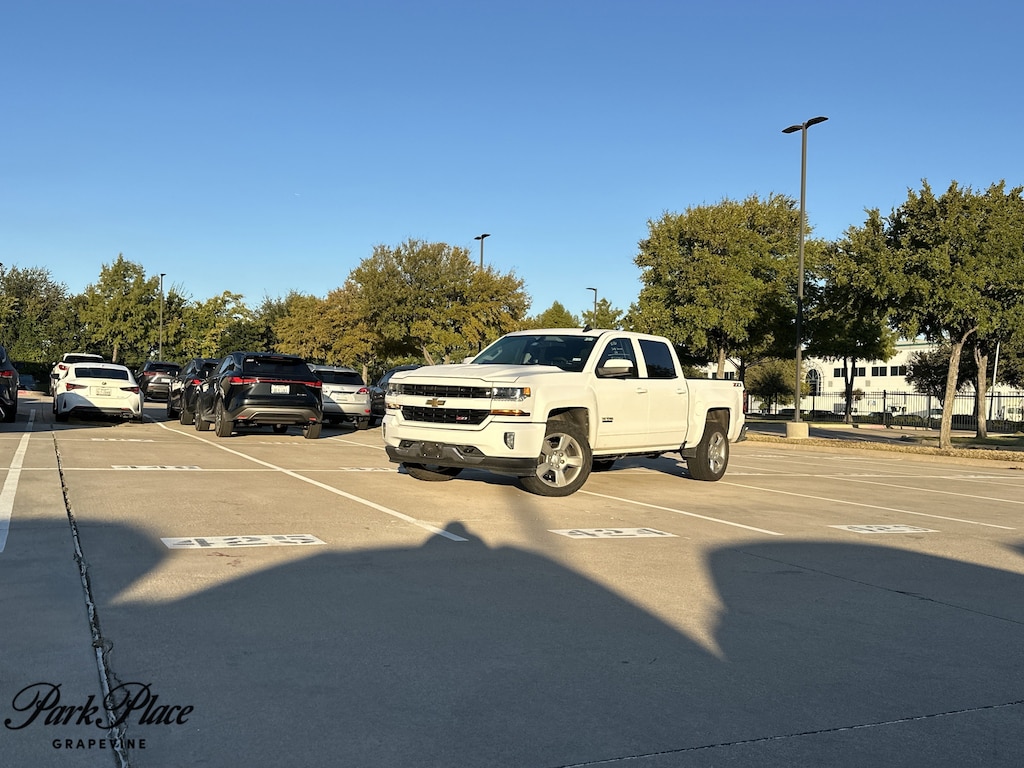 Used 2018 Chevrolet Silverado 1500 LT Truck Crew Cab