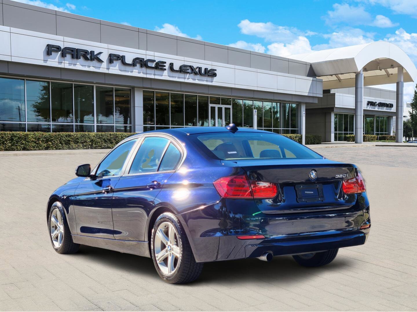 2015 Bmw 320i SA photo 2