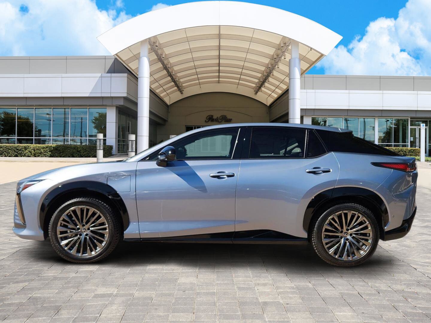 2023 Lexus RZ 450e Luxury photo 3