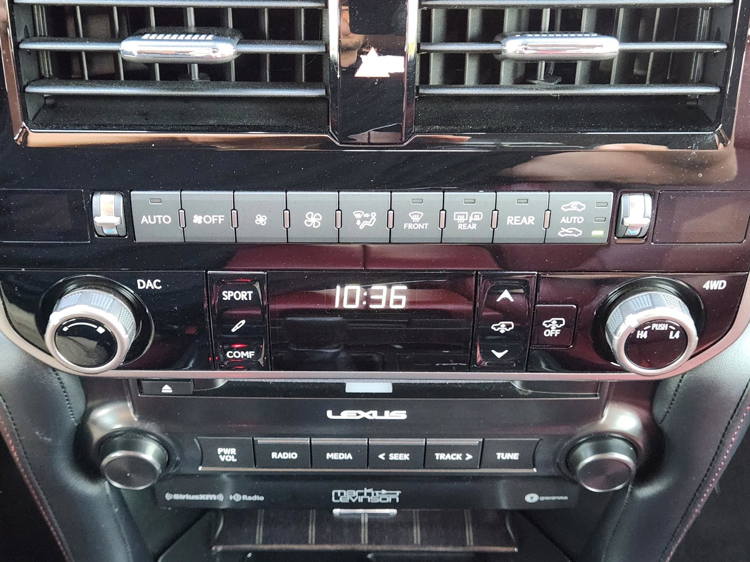 2023 Lexus GX LUXURY - Photo 13