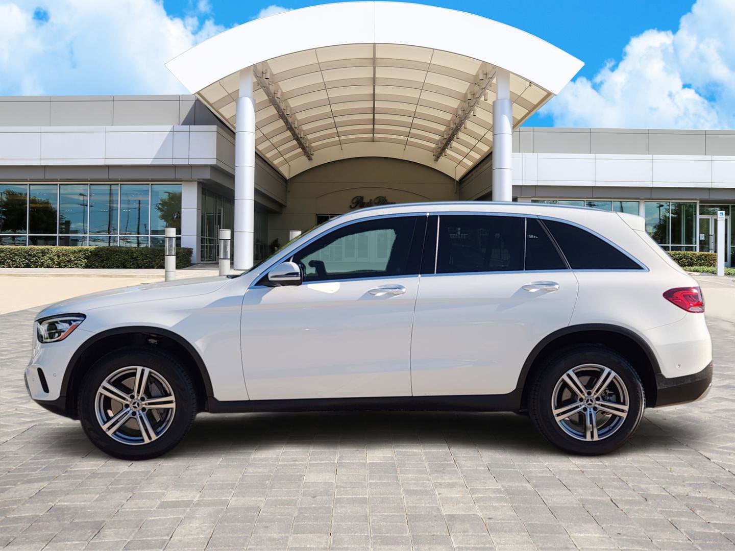 2021 Mercedes Benz GLC 300 photo 3