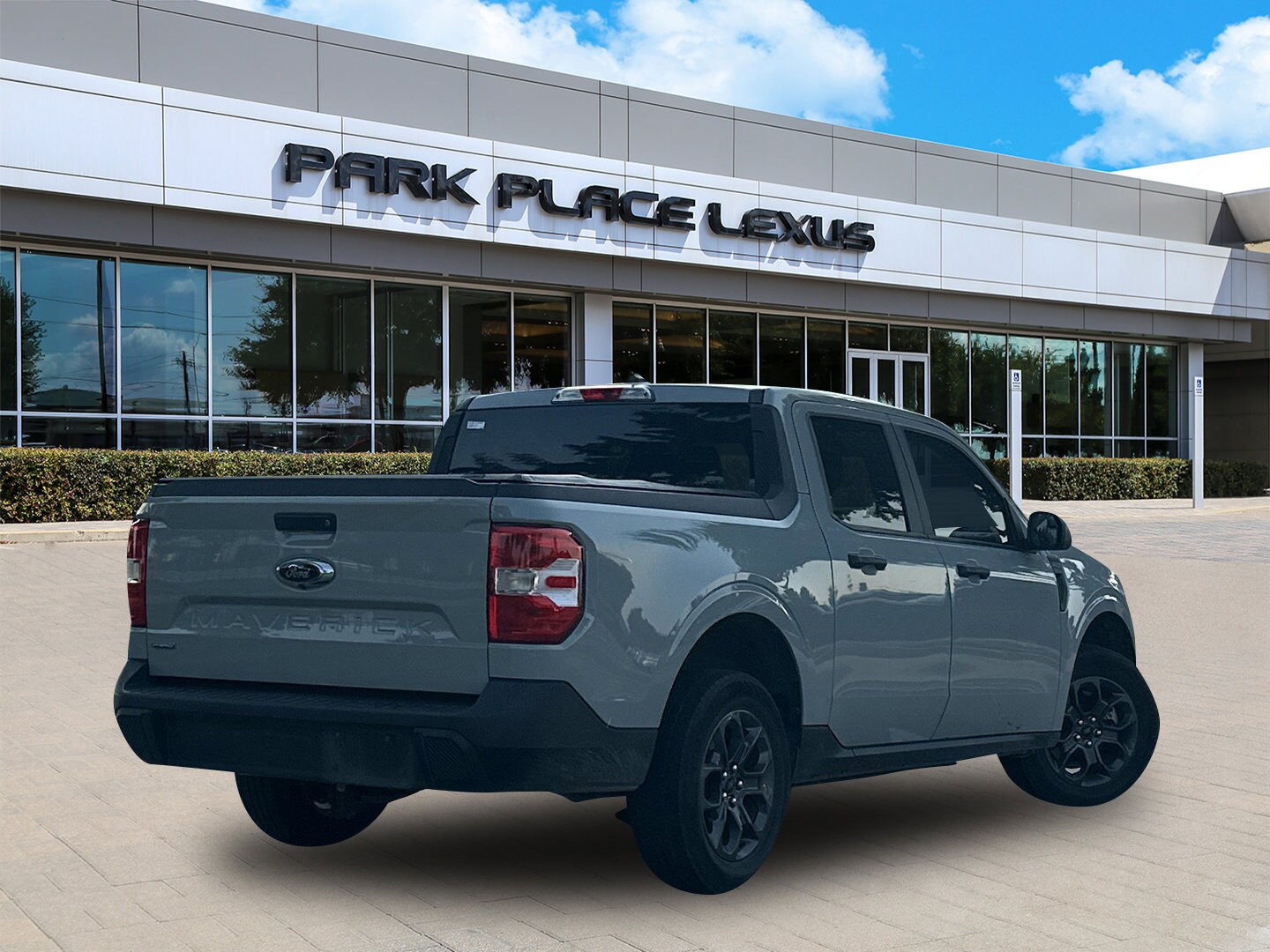 2024 Ford Maverick XLT photo 2