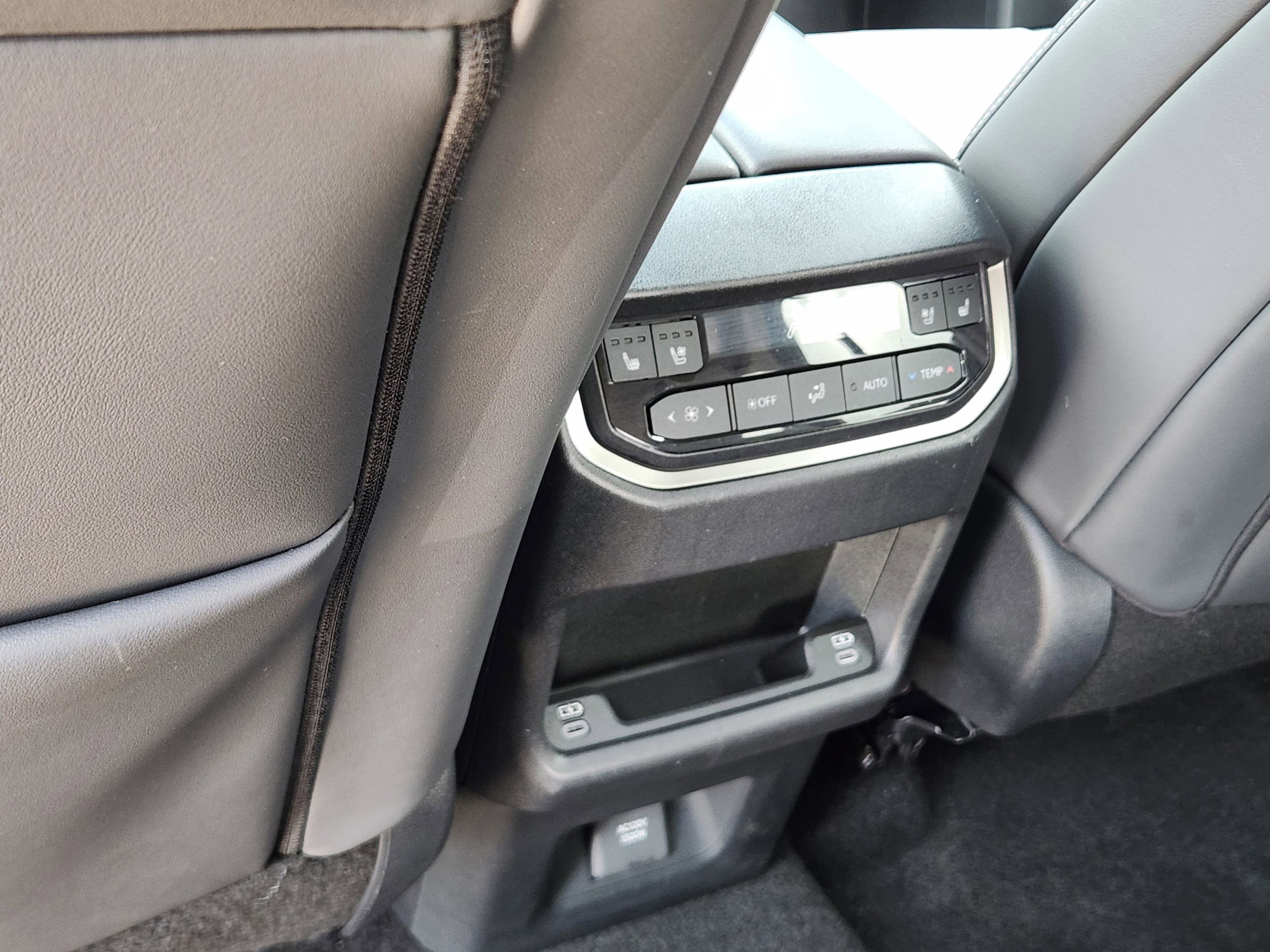 2024 Lexus TX Hybrid 500h - Photo 15