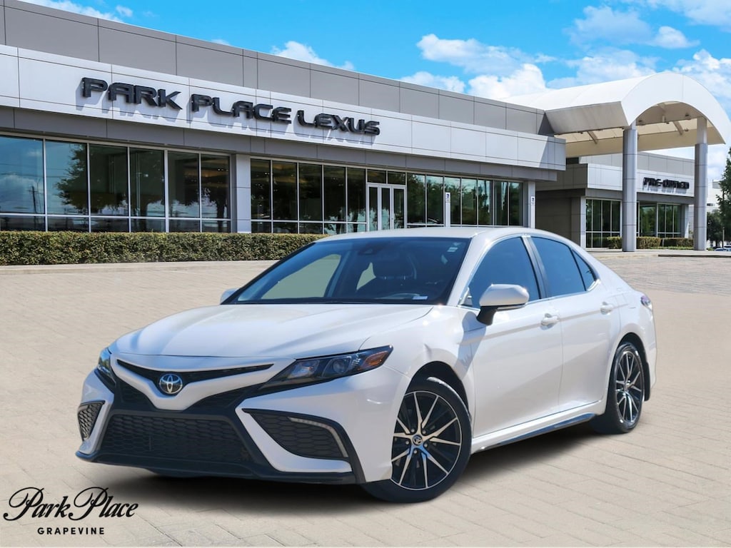 Used 2023 Toyota Camry SE Sedan