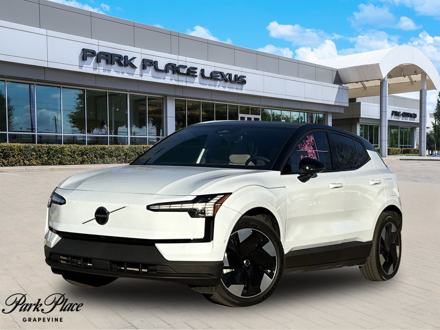 2025 Volvo EX30 Ultra's photo