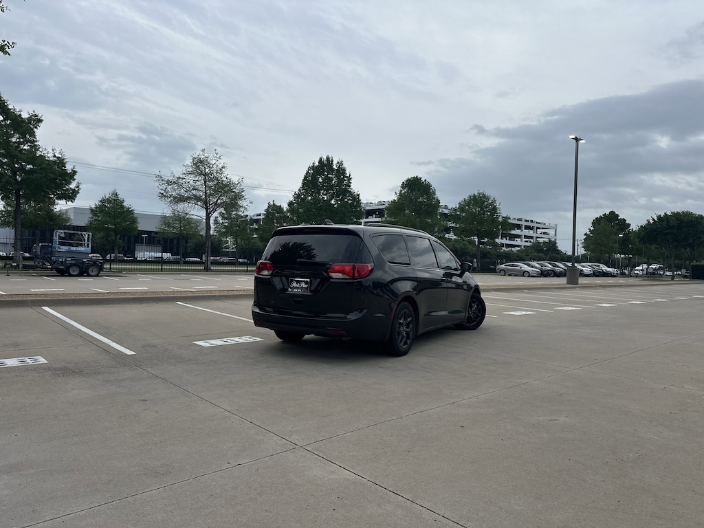 Used 2019 Chrysler Pacifica Touring L Plus Van Passenger Van