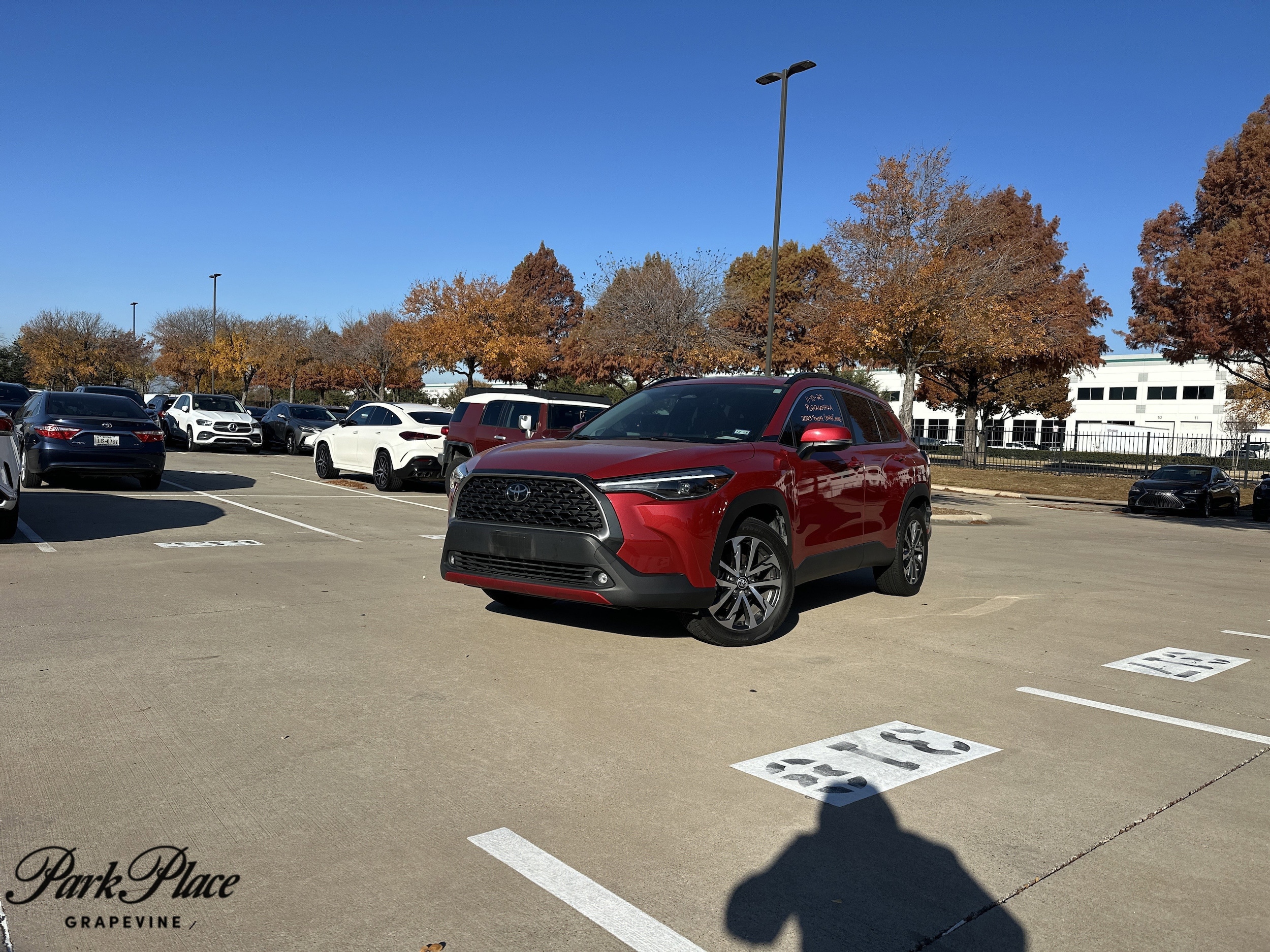 2023 Toyota Corolla Cross XLE's photo