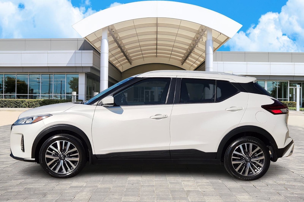Used 2022 Nissan Kicks SV SUV