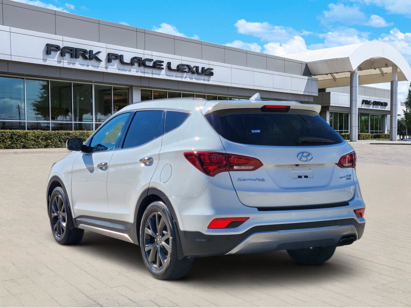 2017 Hyundai Santa Fe Sport 2.0T Ultimate photo 2