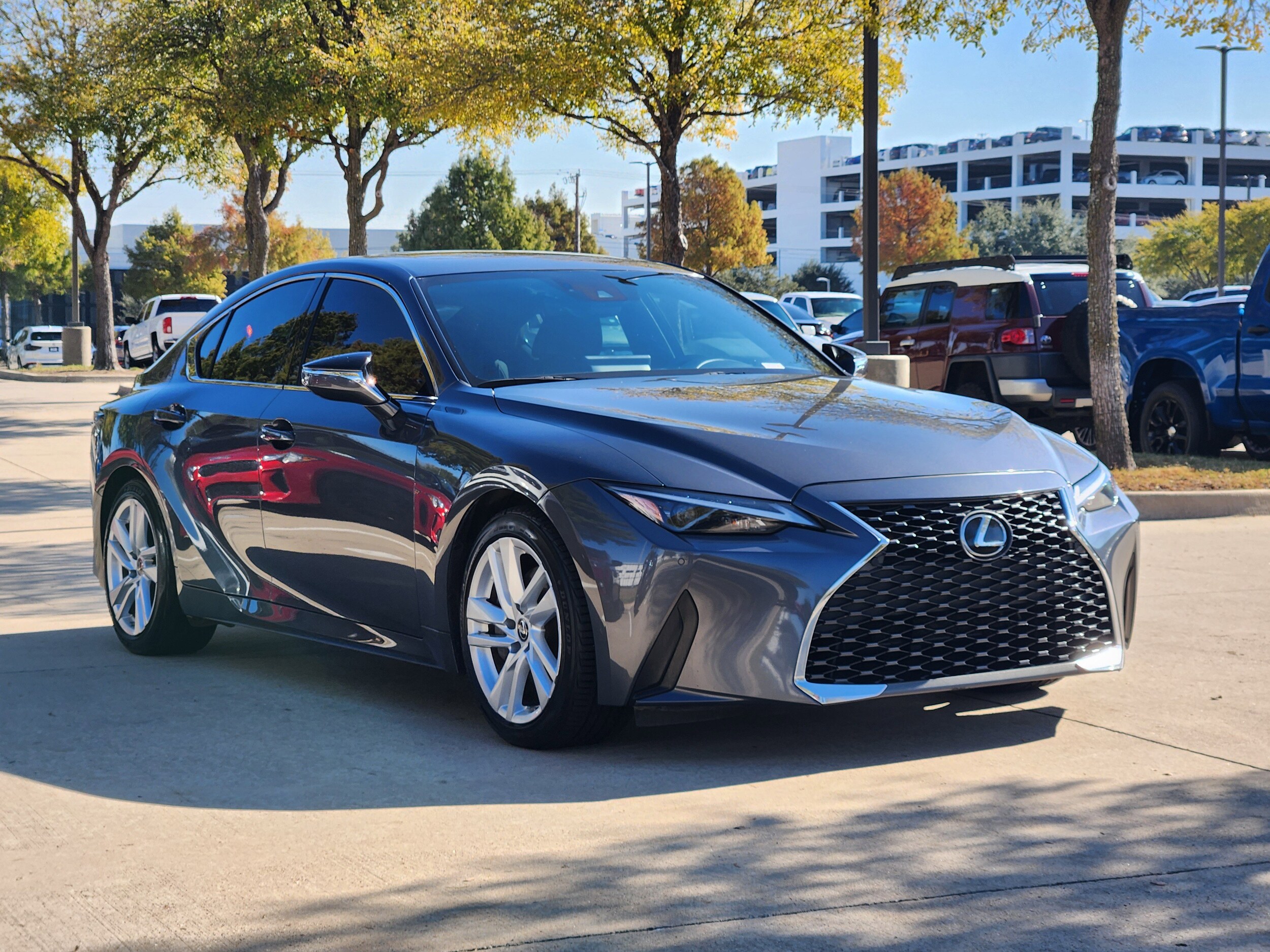 2021 Lexus IS 300 photo 2