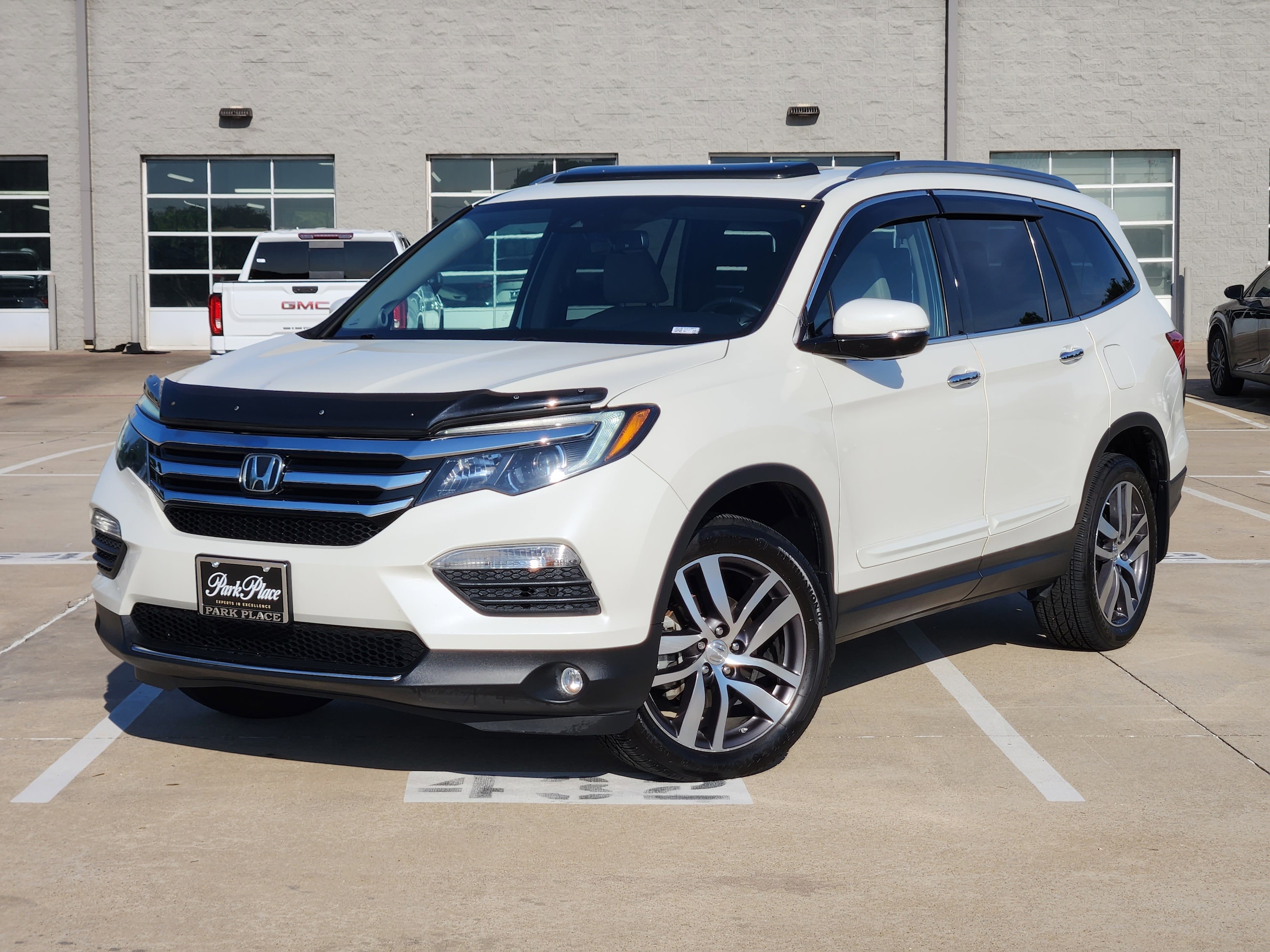 2018 Honda Pilot 4WD Elite's photo