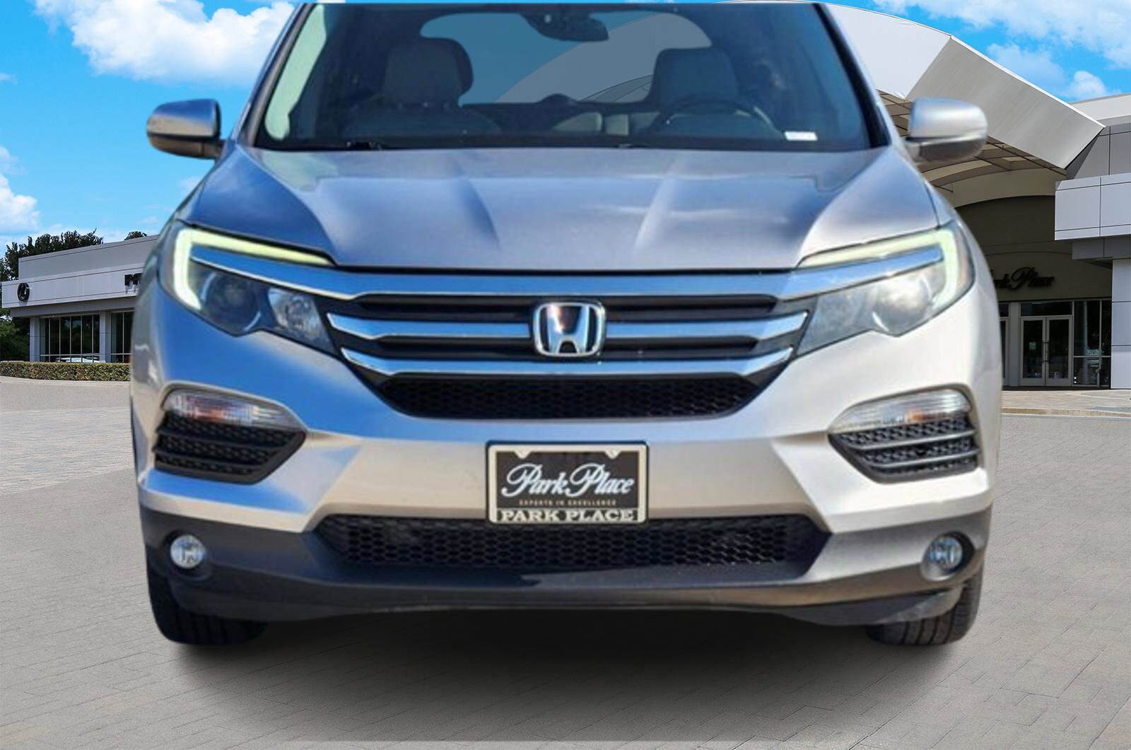 2018 Honda Pilot EX photo 2