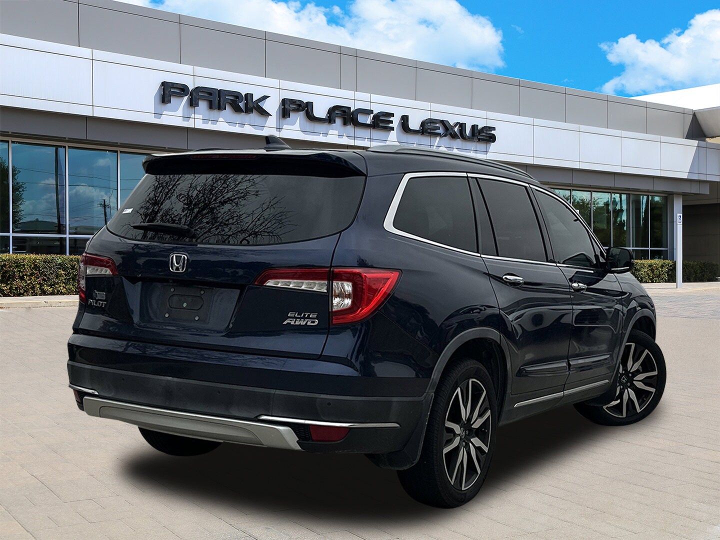 2019 Honda Pilot Elite photo 2