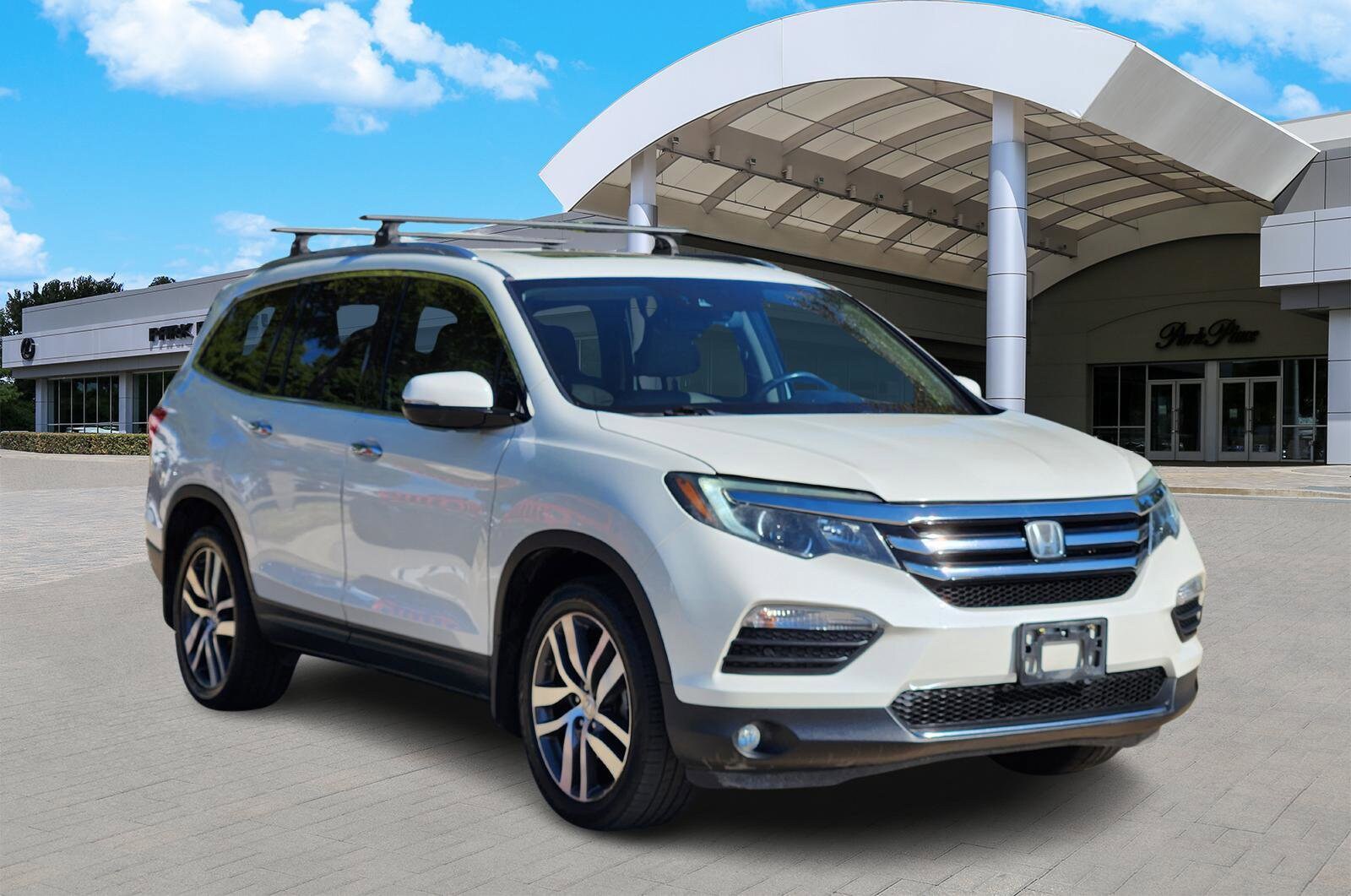 2017 Honda Pilot Elite photo 2