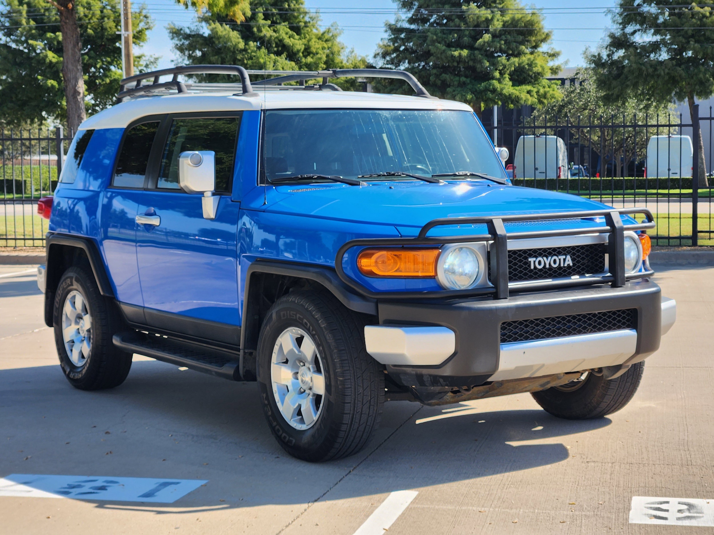2007 Toyota FJ Cruiser Base photo 2