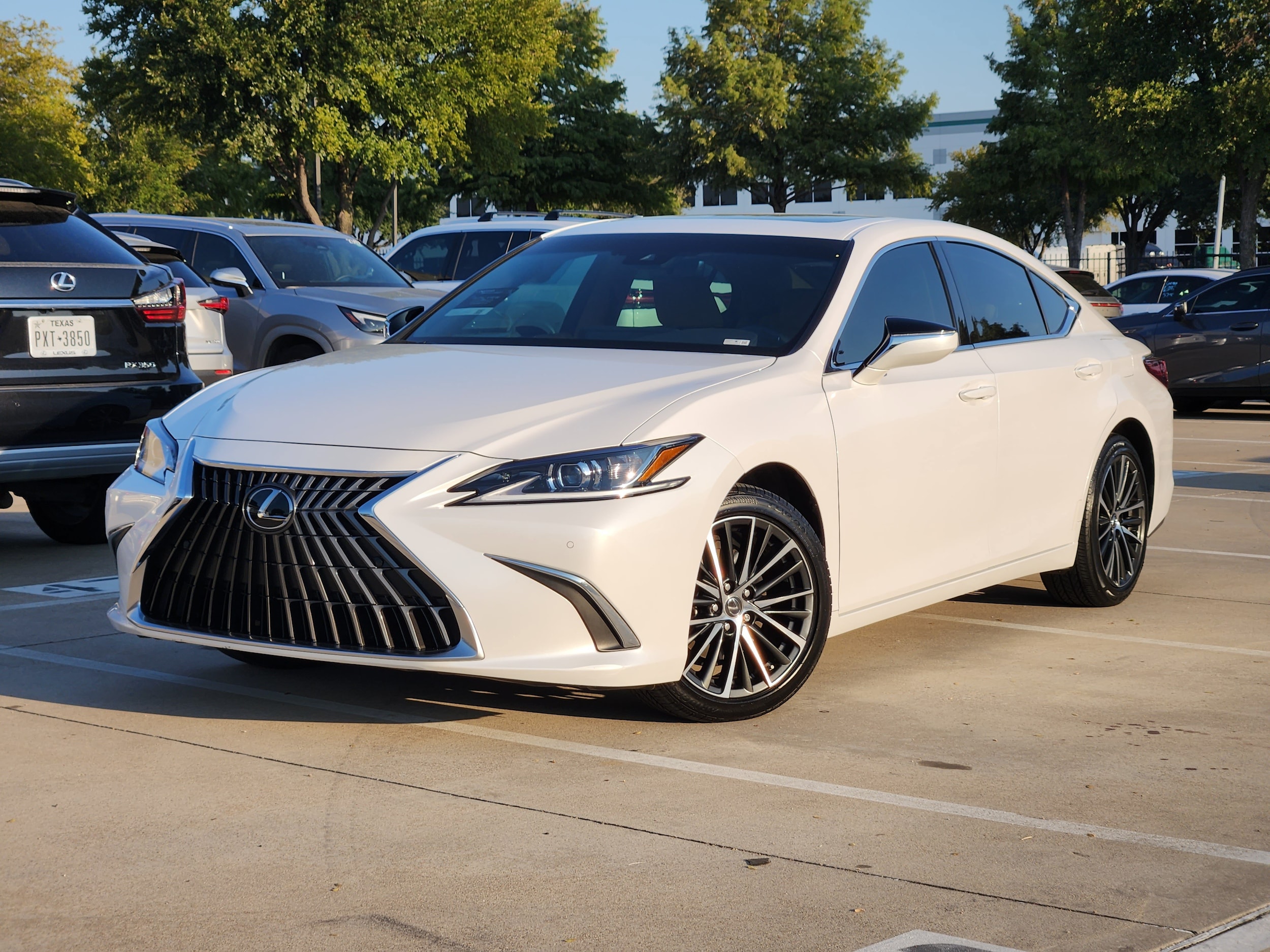 2025 Lexus ES