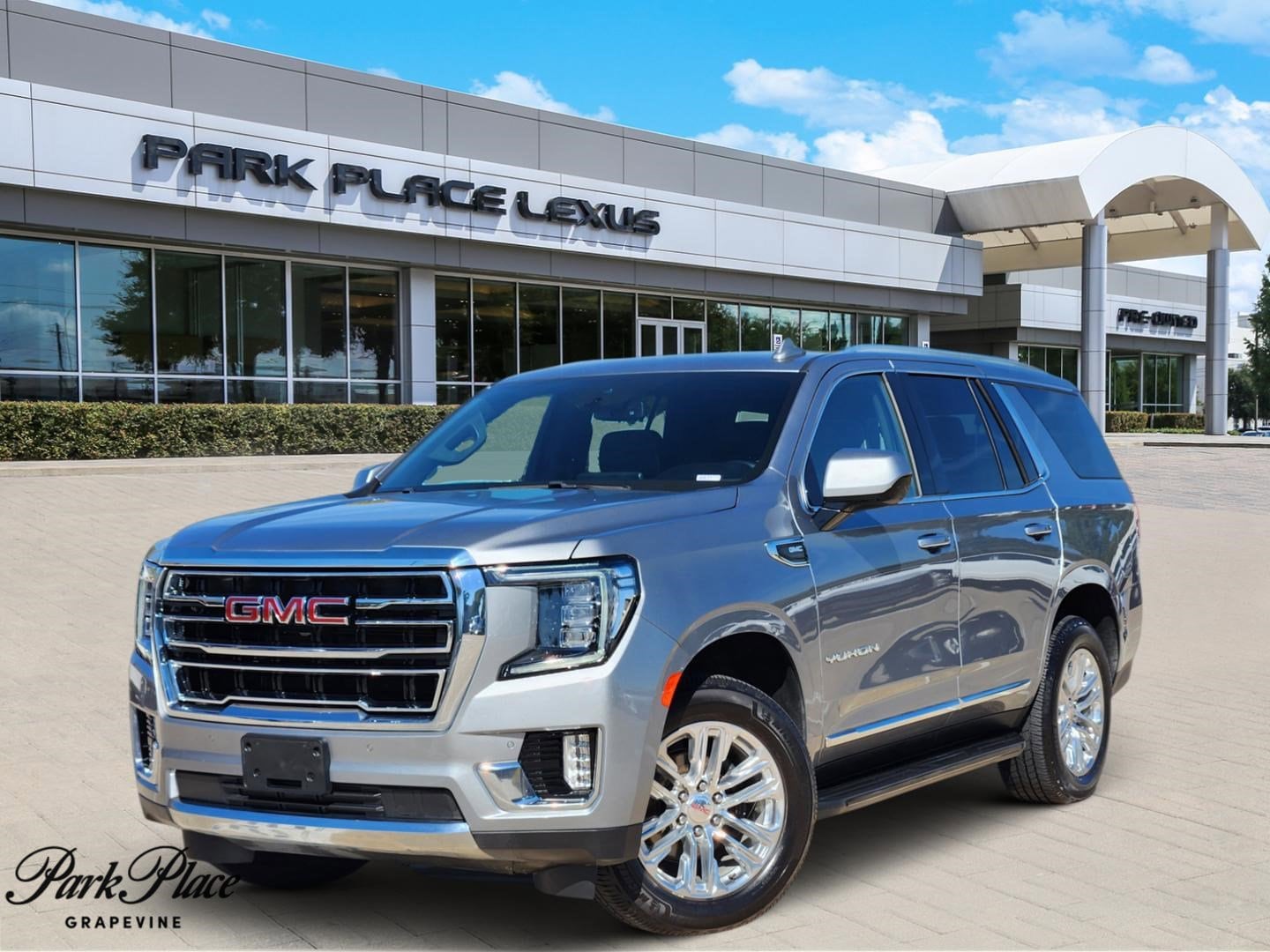 2023 GMC Yukon SLT's photo