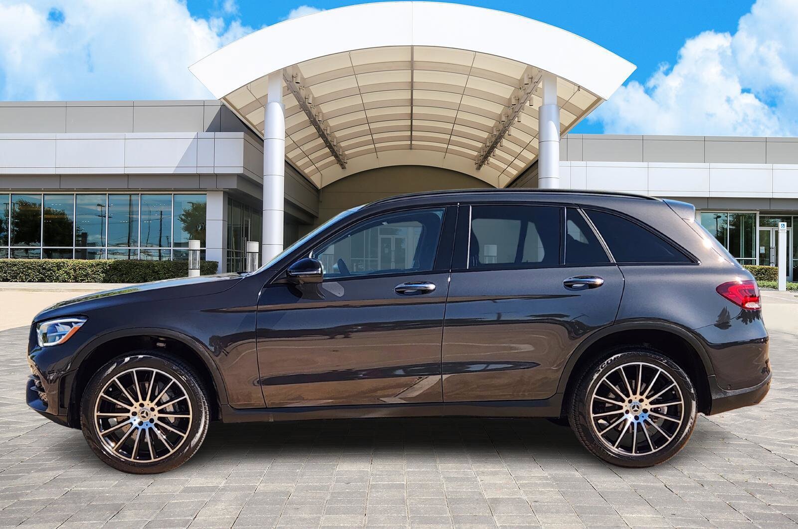 2022 Mercedes Benz GLC 300 photo 3