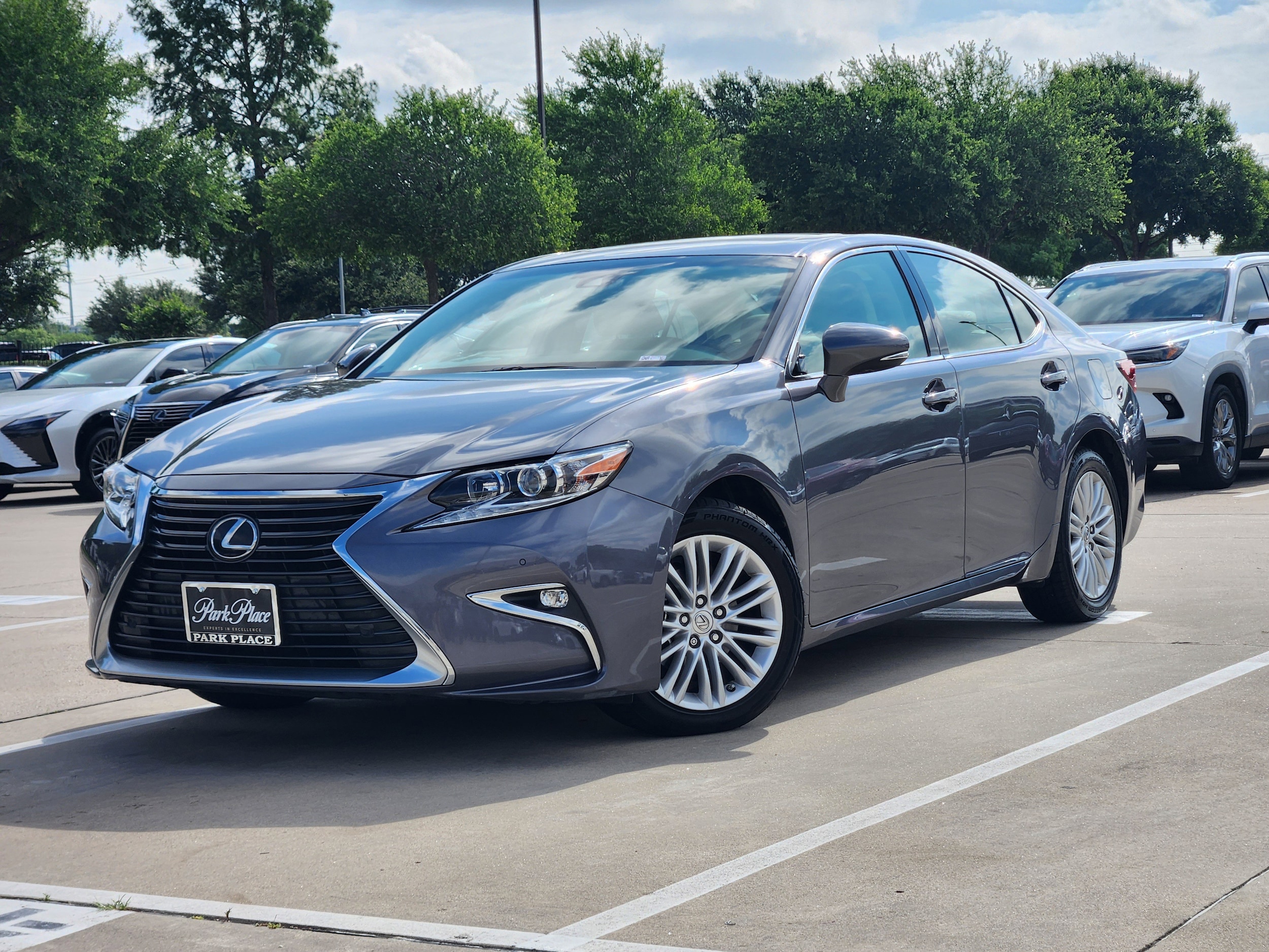 2017 Lexus ES 350 350's photo