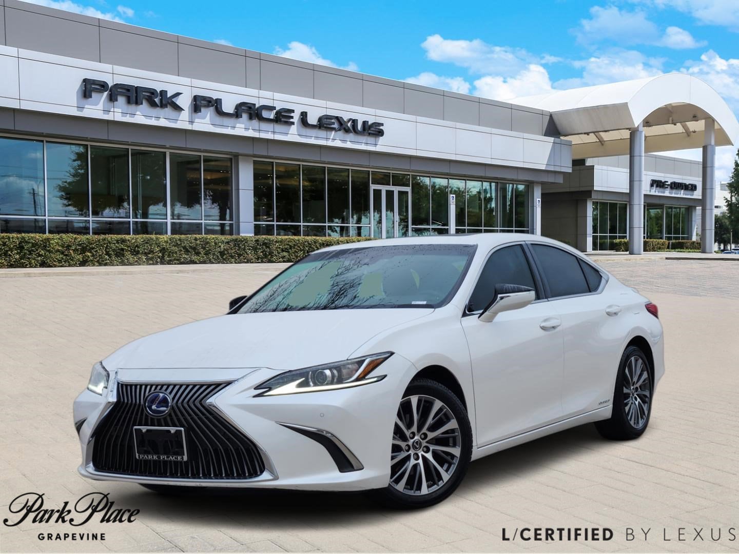2021 Lexus ES Hybrid 300h's photo