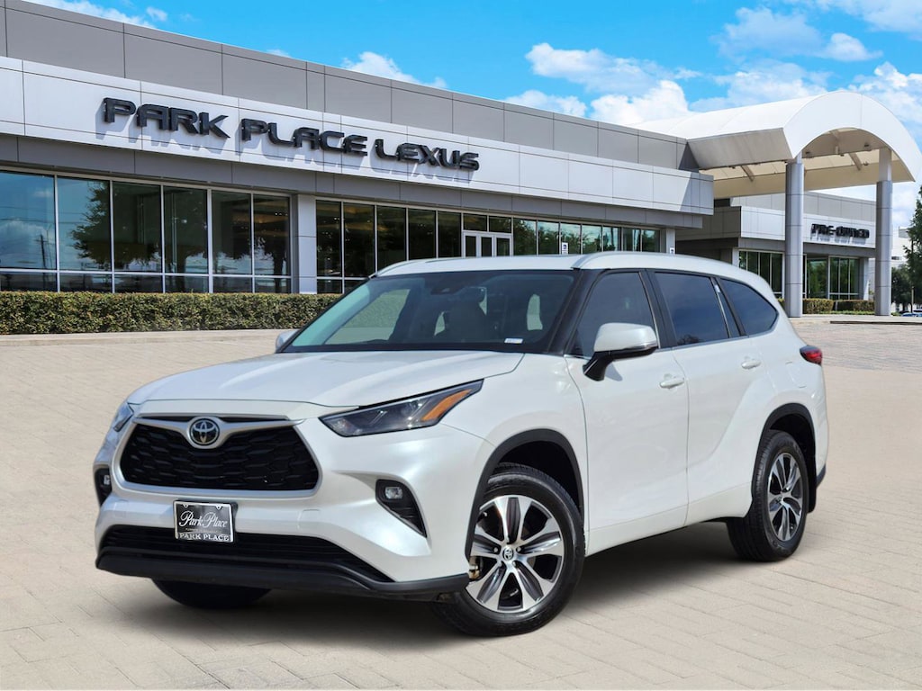 Used 2023 Toyota Highlander XLE SUV