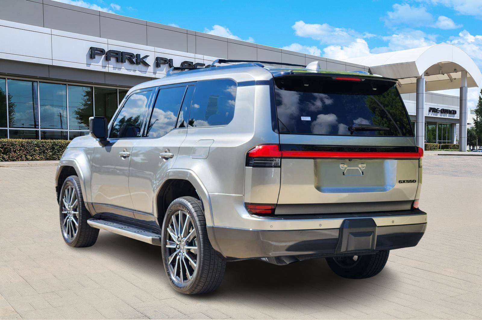 2024 Lexus GX 550 Luxury photo 4