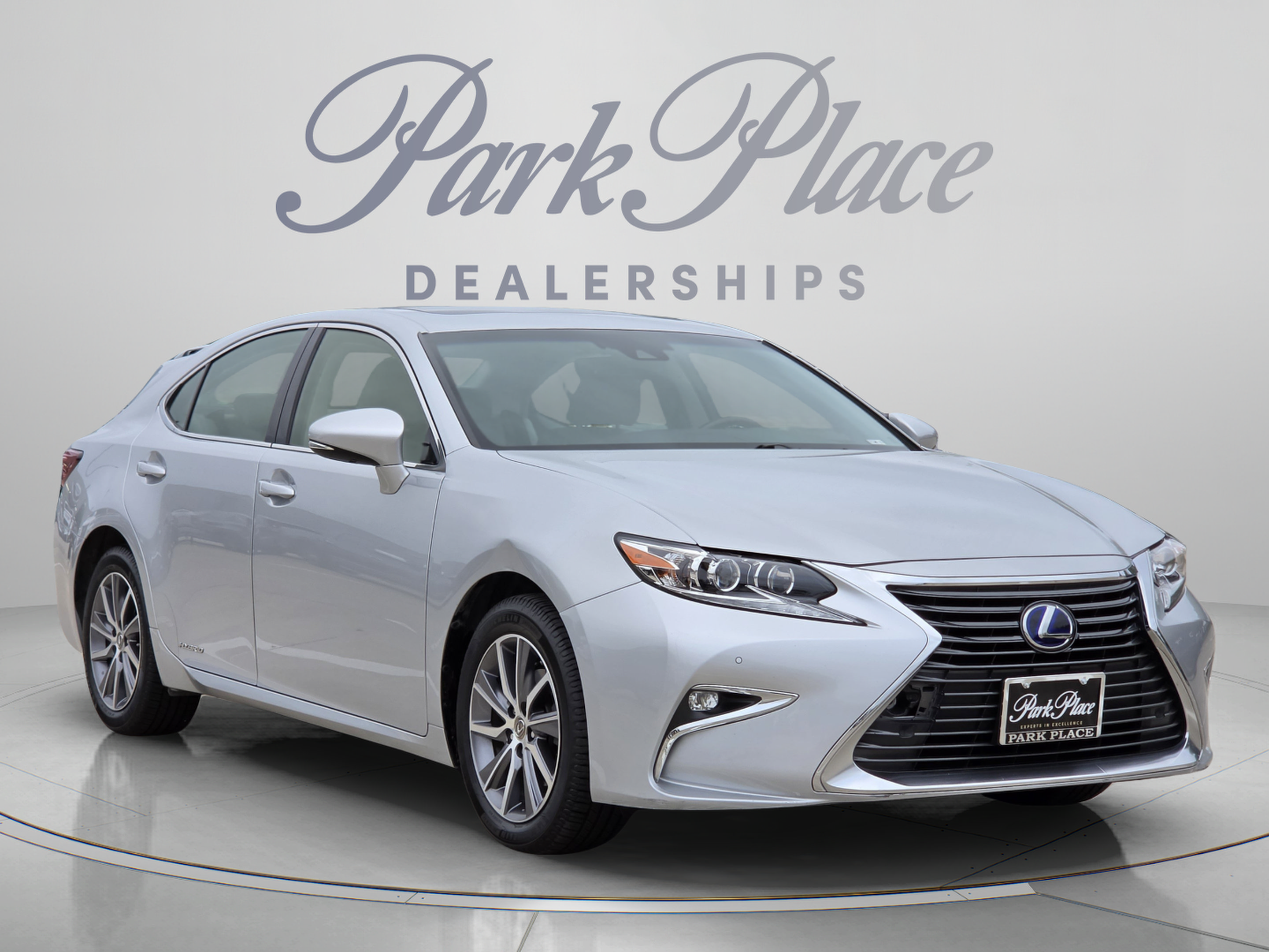 Used 2018 Lexus ES 300h Sedan