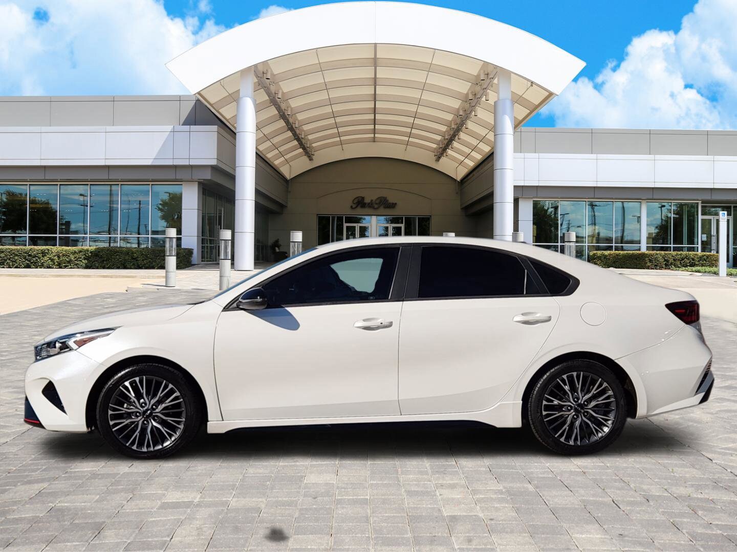 2022 Kia Forte GT-Line photo 3