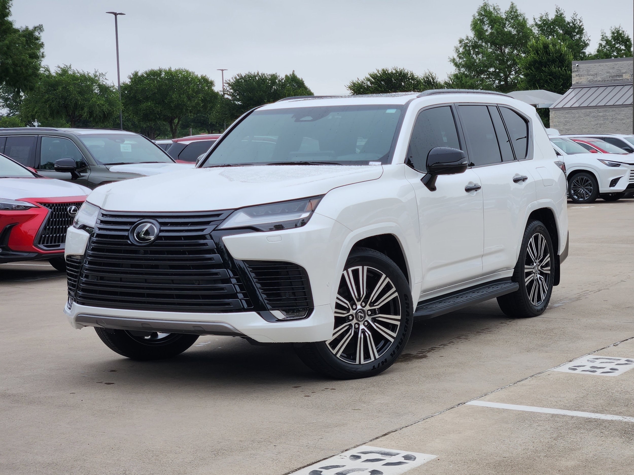 2026 Lexus LX 600 700h Luxury's photo